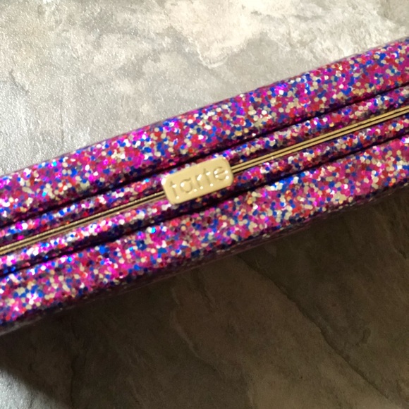 Tarte high performance blush clutch - Picture 3 of 5